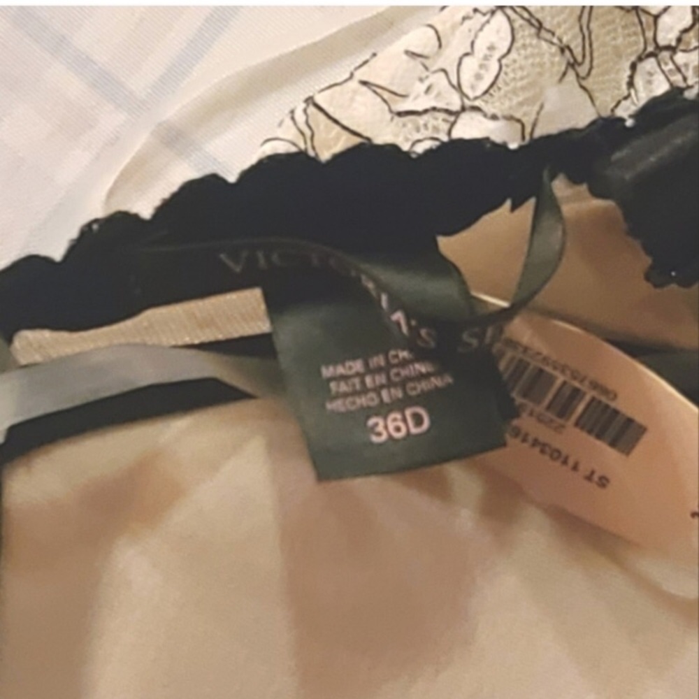 Victoria's Secret Black and White Lace Chemise - Picture 7 of 10